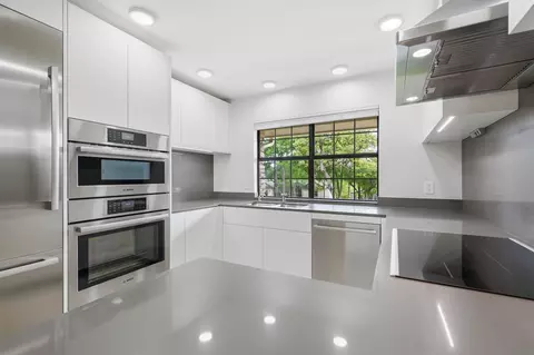 Kitchen - 320 Ridgecrest Rd, Georgetown, TX 78628 photo 1 of 3