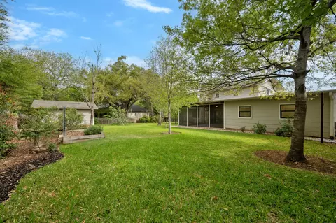 Exterior - 320 Ridgecrest Rd, Georgetown, TX 78628 photo 9 of 13