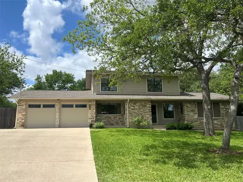 Exterior - 320 Ridgecrest Rd, Georgetown, TX 78628 photo 5 of 13