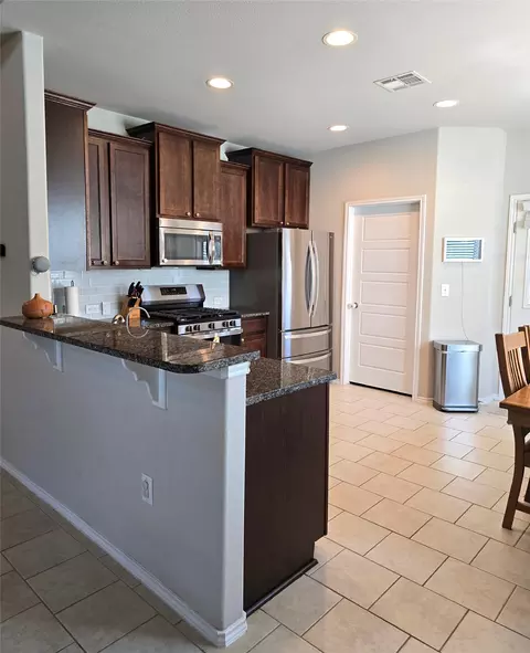 Kitchen - 129 Diamondback Cv, Buda, TX 78610 photo 2 of 4