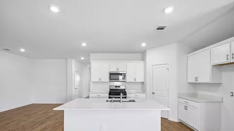Kitchen - 212 Gilmer Ln, Buda, TX 78610 photo 2 of 2
