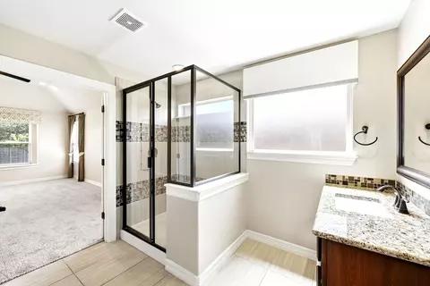 Bath - 128 Summer Pointe Dr, Buda, TX 78610 photo 1 of 5