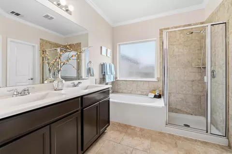 Bath - 10124 Pinnacle Crest Loop, Austin, TX 78747 photo 1 of 3