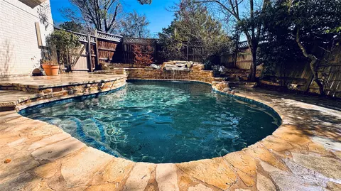 9402 Bluegrass Dr, Austin, TX 78759