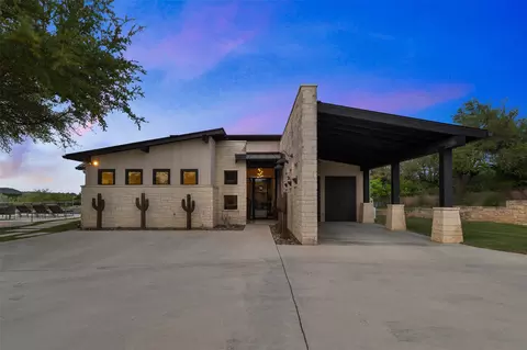 421 Rolling Hills Rd, Blanco, TX 78606 photo 2