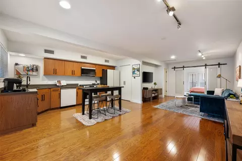 1115 10th St #209, Austin, TX 78703