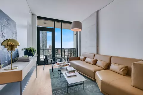 610 Davis St #1811, Austin, TX 78701