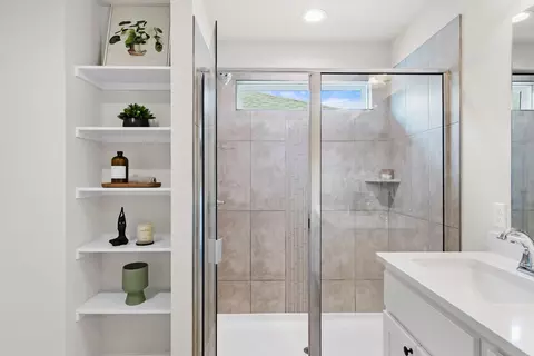 Bath - 5105 Lemon Tree Path, Austin, TX 78723 photo 3 of 4