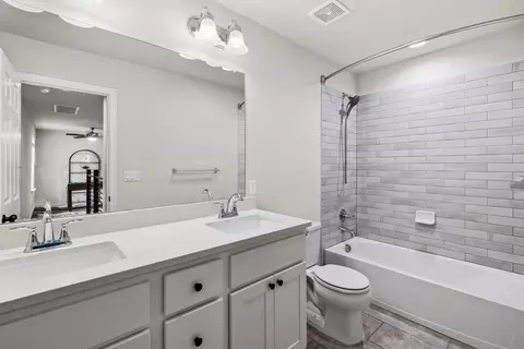 Bath - 5105 Lemon Tree Path, Austin, TX 78723 photo 4 of 4