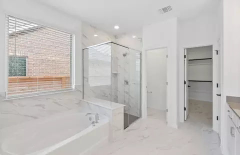 Bath - 2905 Zuni Path, Leander, TX 78641 photo 2 of 4