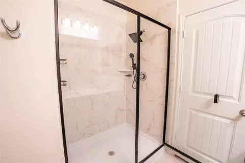 Bath - 304 Summit Dr, Lockhart, TX 78644 photo 2 of 2