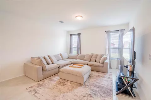 Living - 304 Summit Dr, Lockhart, TX 78644 photo 1 of 1