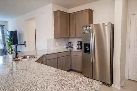Kitchen - 304 Summit Dr, Lockhart, TX 78644 photo 3 of 4