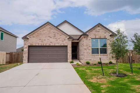 304 Summit Dr, Lockhart, TX 78644