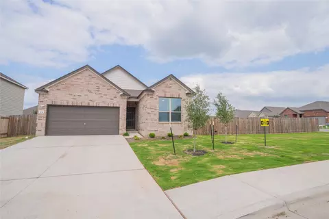 Exterior - 304 Summit Dr, Lockhart, TX 78644 photo 2 of 6