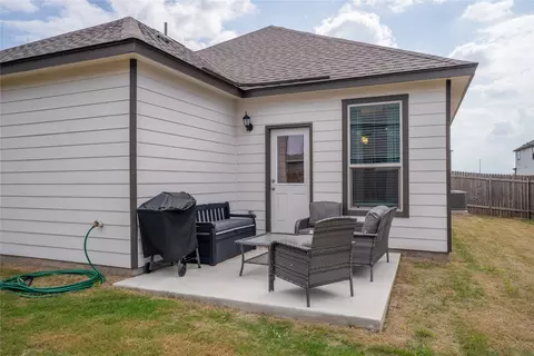 Exterior - 304 Summit Dr, Lockhart, TX 78644 photo 6 of 6