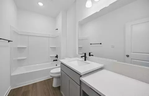 Bath - 635 Rubber Tree Way, Buda, TX 78610 photo 4 of 4