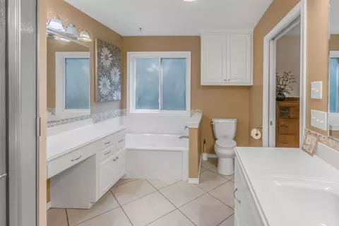 Bath - 9997 Calhoun Rd, Bryan, TX 77808 photo 3 of 3