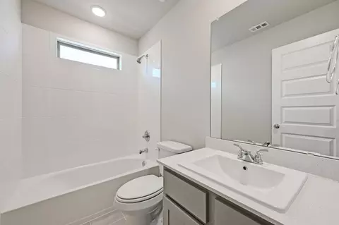 Bath - 216 Hornet St, Elgin, TX 78621 photo 2 of 4