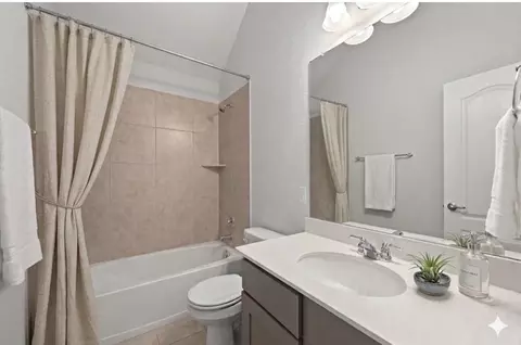 Bath - 392 Algaroba Loop, Buda, TX 78610 photo 2 of 2