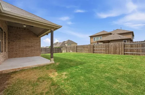 Exterior - 392 Algaroba Loop, Buda, TX 78610 photo 5 of 6