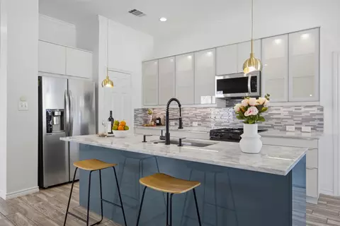 204 Newport Landing Pl, Round Rock, TX 78665