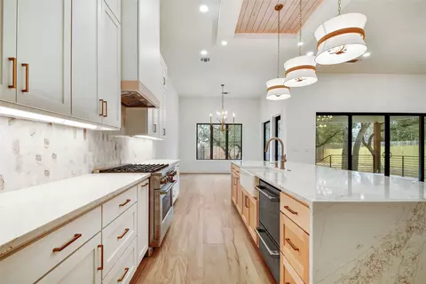 2141 Stone Mdw, Fredericksburg, TX 78624