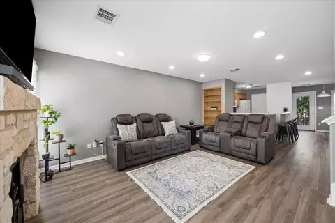 6900 E Riverside Dr #31, Austin, TX 78741