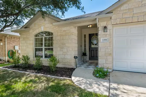 Exterior - 1391 Stone Rim Loop, Buda, TX 78610 photo 2 of 6