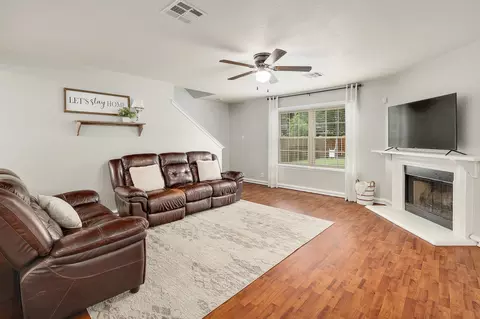 335 Mistletoe Ln, Kyle, TX 78640