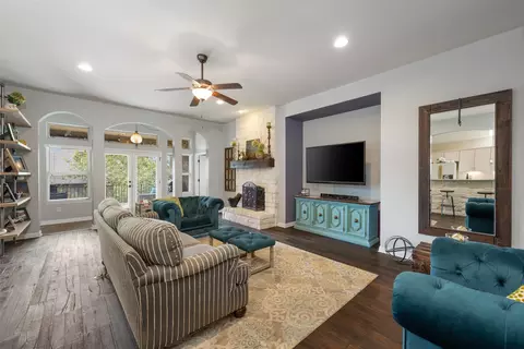 109 Lombardia Dr, Lakeway, TX 78734