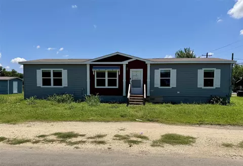 1712 17th St, Hondo, TX 78861