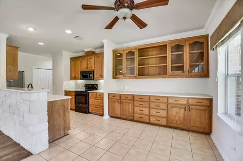 Kitchen - 200 Diamond Trl, Georgetown, TX 78633 photo 5 of 5