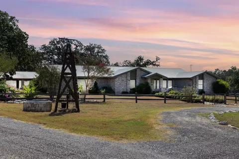 1045 Private Road 7005, Lexington, TX 78947