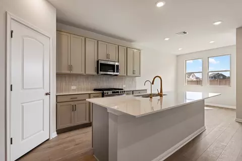 Kitchen - 1924 Davee Pl, Georgetown, TX 78633 photo 1 of 3