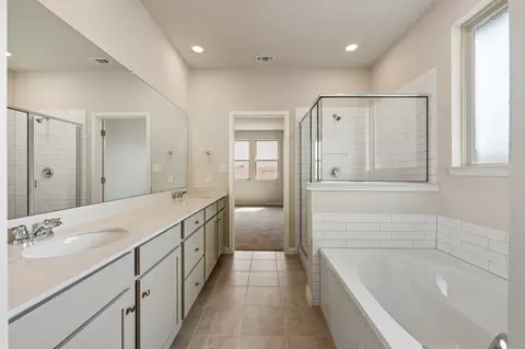 Bath - 1924 Davee Pl, Georgetown, TX 78633 photo 4 of 4