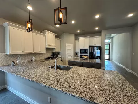 Kitchen - 2004 Stirling St, Leander, TX 78641 photo 1 of 3