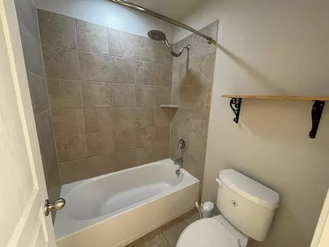 Bath - 5136 Hellman, Kyle, TX 78640 photo 2 of 2