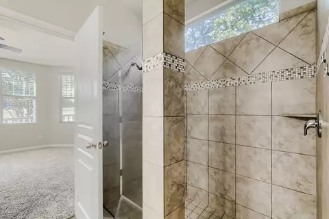 Bath - 5136 Hellman, Kyle, TX 78640 photo 4 of 5