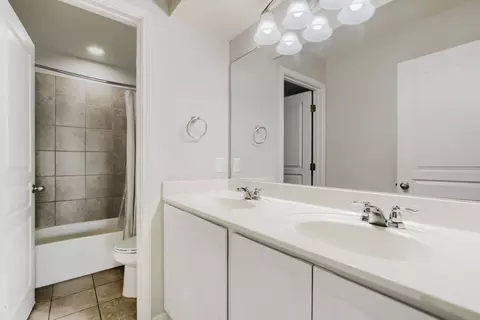 Bath - 5136 Hellman, Kyle, TX 78640 photo 5 of 5