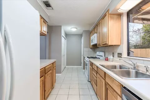 Kitchen - 7204 Towering Oaks Dr, Austin, TX 78745 photo 3 of 3