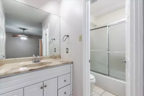 Bath - 7204 Towering Oaks Dr, Austin, TX 78745 photo 1 of 2