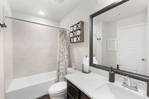 Bath - 141 Bugatti Ct, Burnet, TX 78611 photo 3 of 3