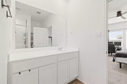 Bath - 790 Arnold Loop, Kyle, TX 78640 photo 1 of 3