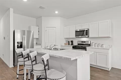 Kitchen - 790 Arnold Loop, Kyle, TX 78640 photo 2 of 4