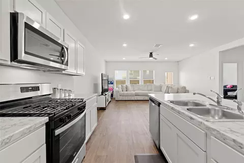 Kitchen - 790 Arnold Loop, Kyle, TX 78640 photo 4 of 4