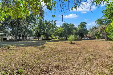 1247 W San Antonio St, San Marcos, TX 78666