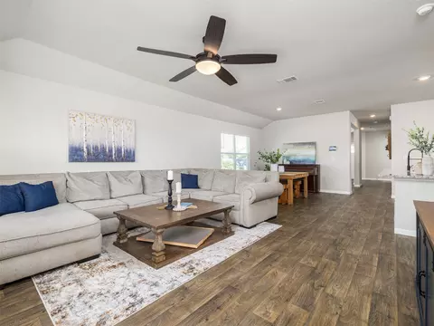 439 Hunter Loop Loop, Bertram, TX 78605 photo 7