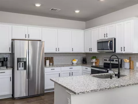 439 Hunter Loop Loop, Bertram, TX 78605 photo 8
