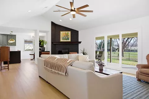 417 Olympia Flds, Meadowlakes, TX 78654